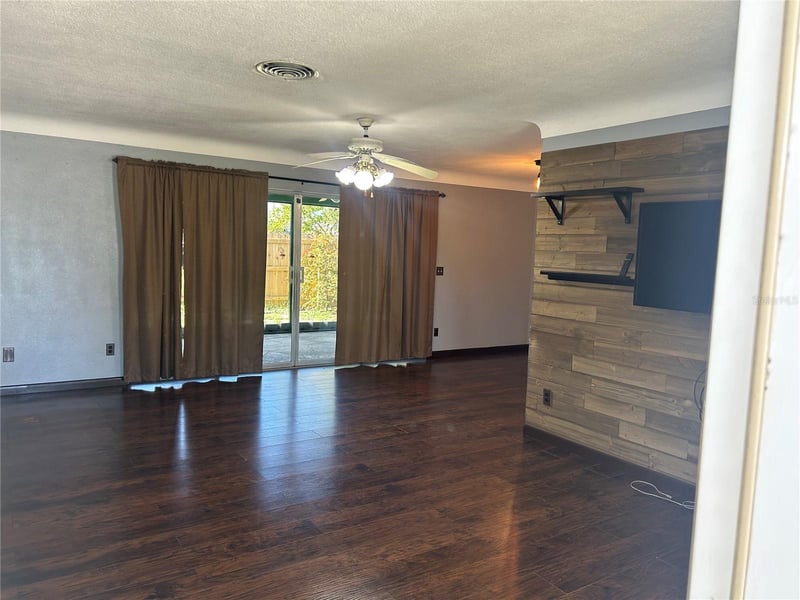 13406 Bellewood Ave, Seminole, FL 33776