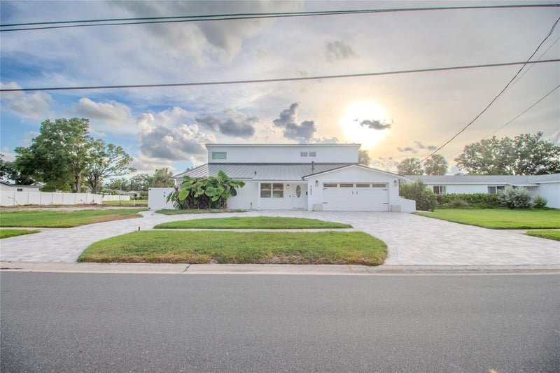 5400 Denver St, St Petersburg, FL 33703