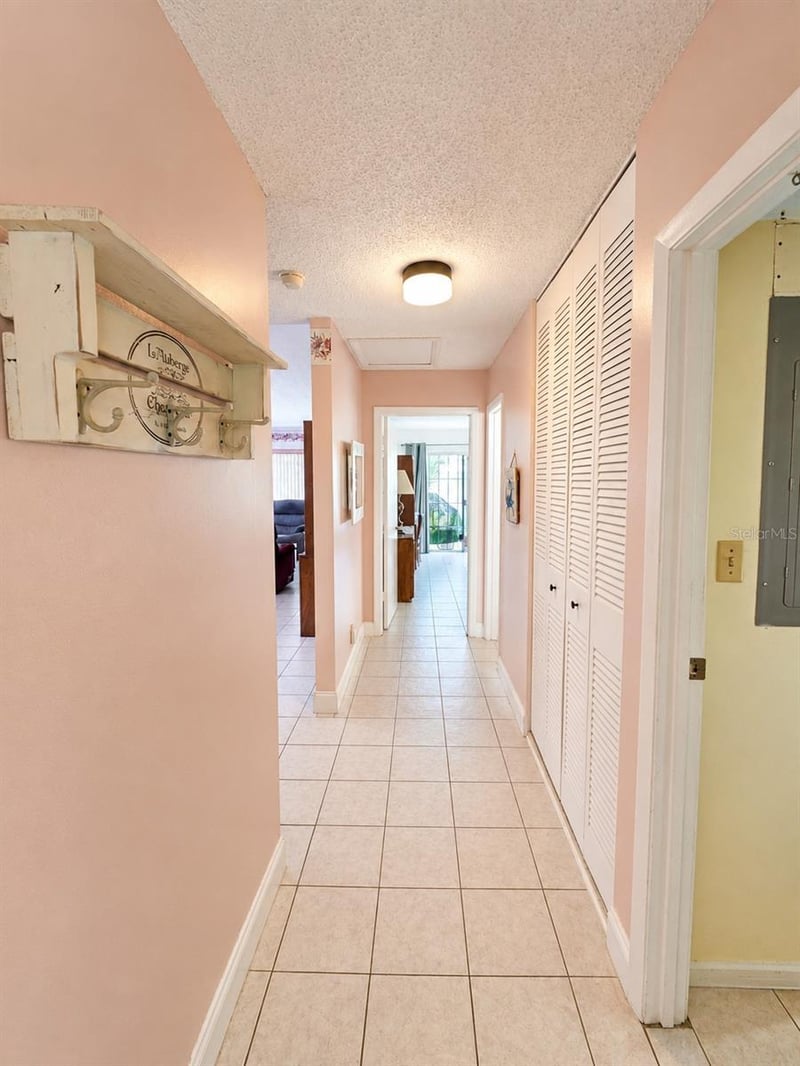 2054 Sunset Point Rd #38, Clearwater, FL 33765