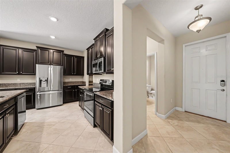 10032 Sage Creek Dr, Sun City Center, FL 33573