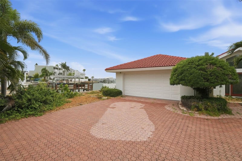5810 Bahama Way, St Pete Beach, FL 33706
