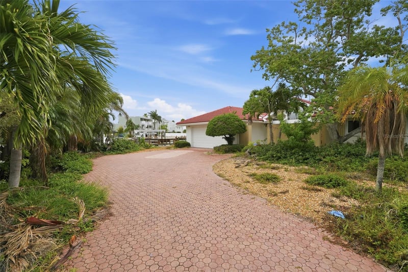 5810 Bahama Way, St Pete Beach, FL 33706