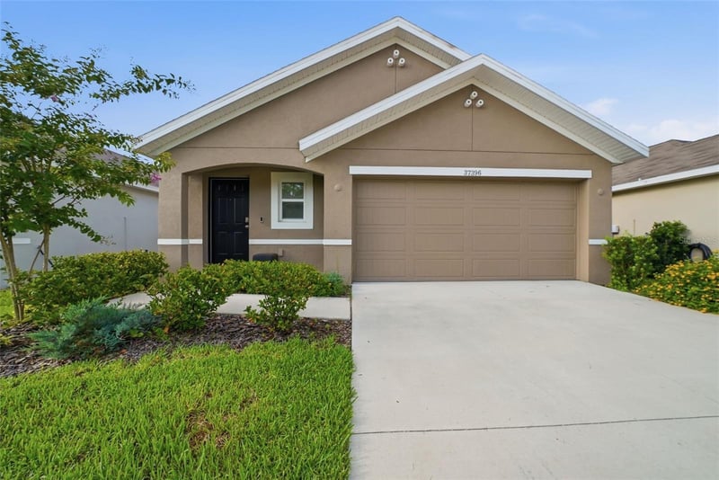 37396 Sharks Eye Ln, Zephyrhills, FL 33541