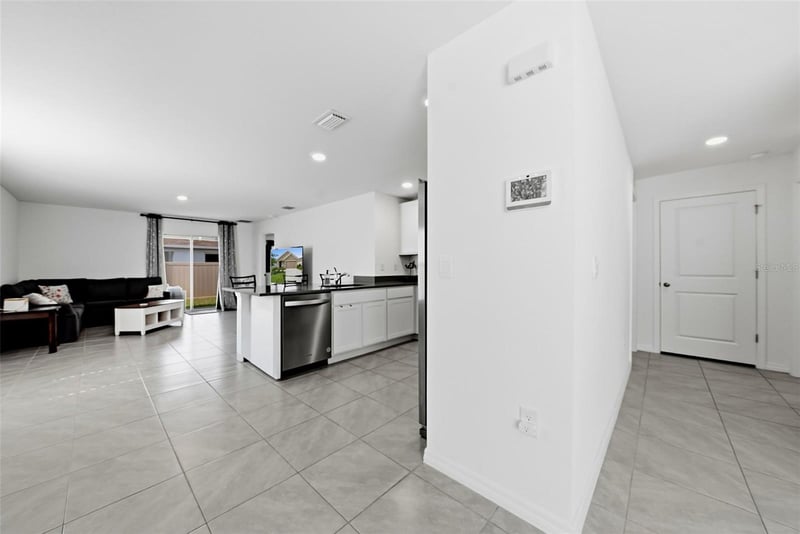 37396 Sharks Eye Ln, Zephyrhills, FL 33541