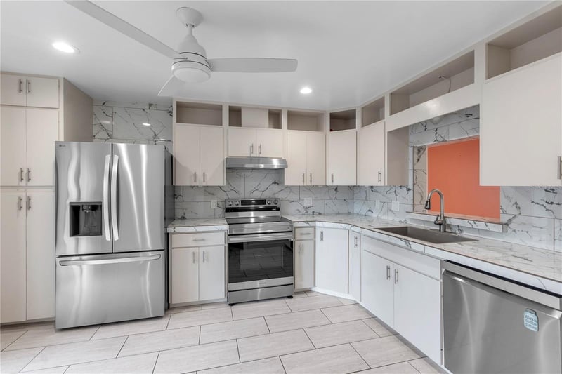511 Lakeside Dr #511, Bradenton, FL 34210