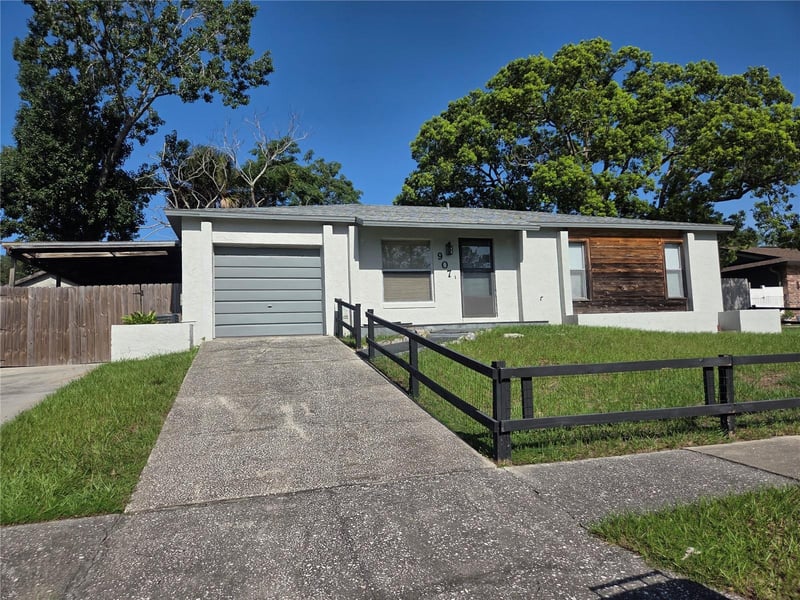 907 Cutler Dr, Seffner, FL 33584