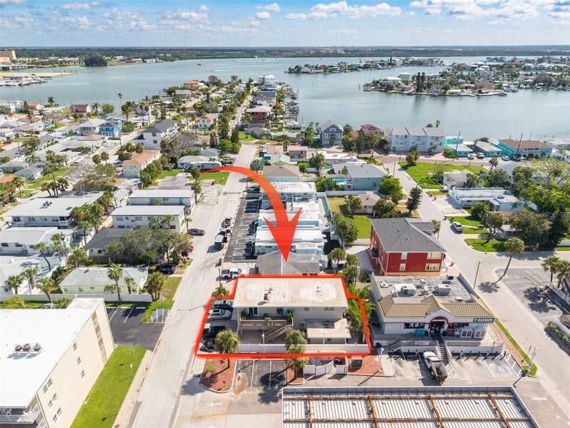 37 144th Ave, Madeira Beach, FL 33708