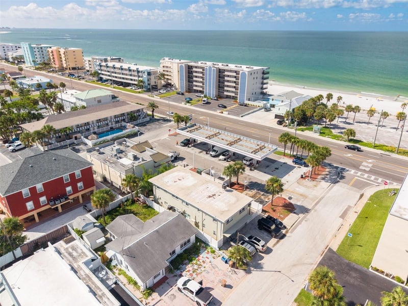 37 144th Ave, Madeira Beach, FL 33708