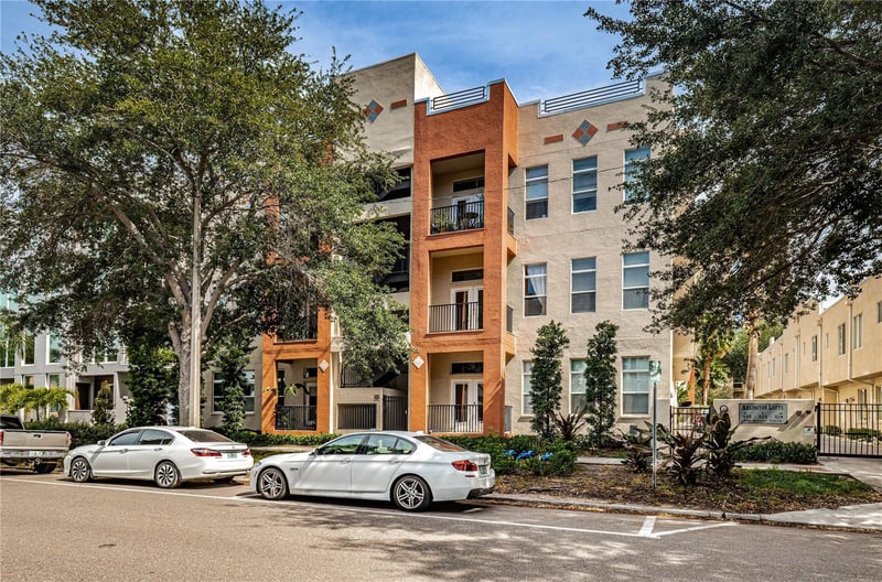535 4th Ave #4, St Petersburg, FL 33701