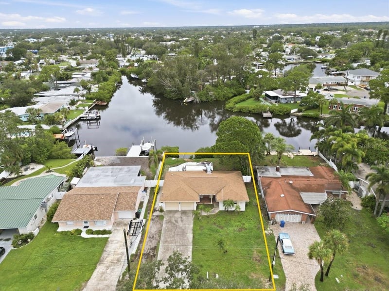 4400 Huntington St, St Petersburg, FL 33703