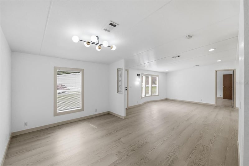 8726 Meadowview Cir, Tampa, FL 33625