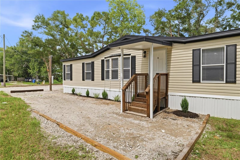 8726 Meadowview Cir, Tampa, FL 33625