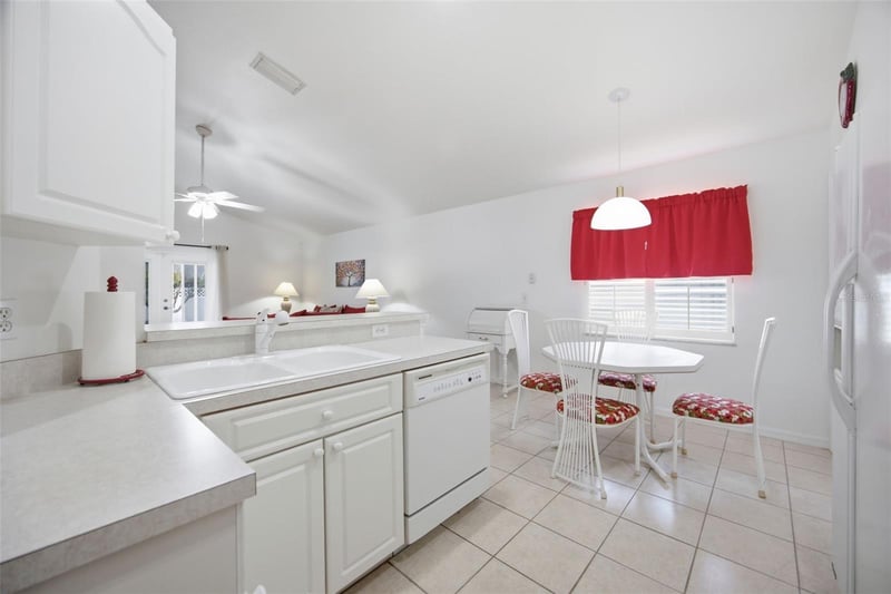 860 Rocky Mountain Ct, Valrico, FL 33594