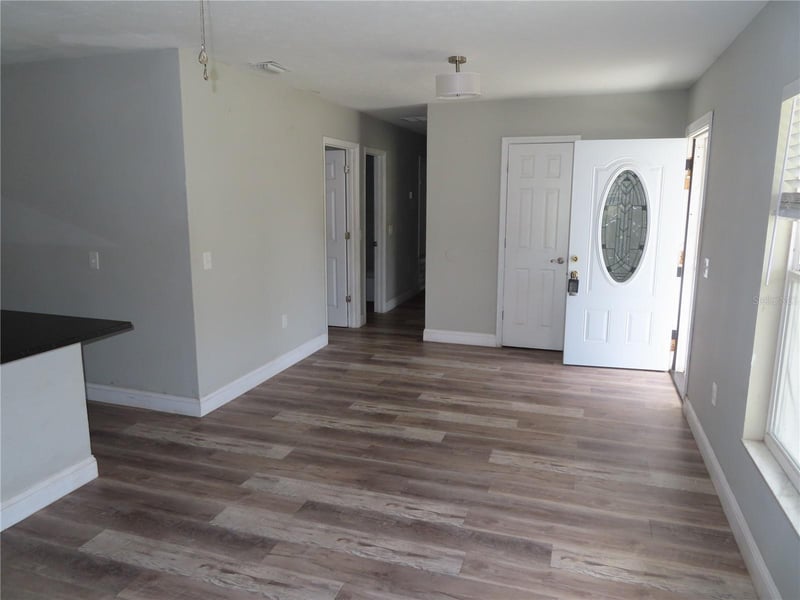 1215 Windsor Cir, Brandon, FL 33510