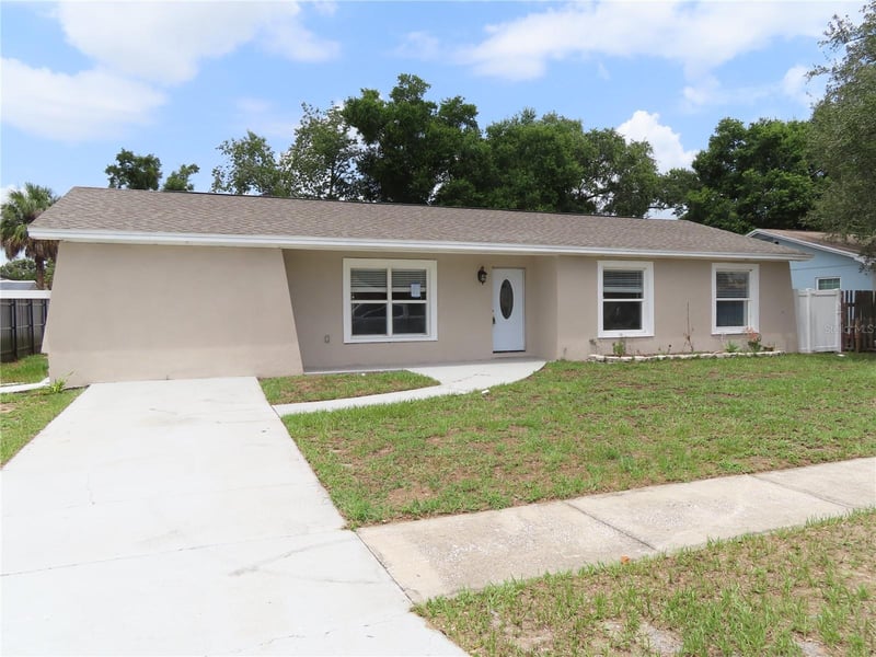1215 Windsor Cir, Brandon, FL 33510