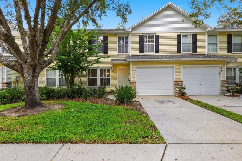 3006 Amber Oak Dr, Valrico, FL 33594