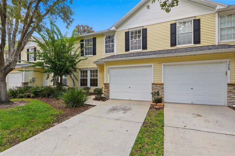 3006 Amber Oak Dr, Valrico, FL 33594
