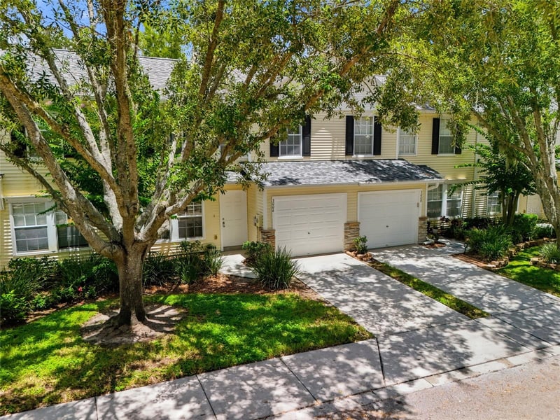 3006 Amber Oak Dr, Valrico, FL 33594