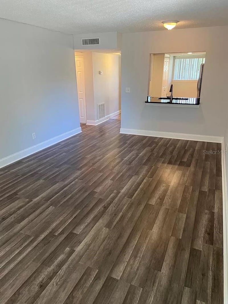 6308 Newtown Cir #8B1, Tampa, FL 33615