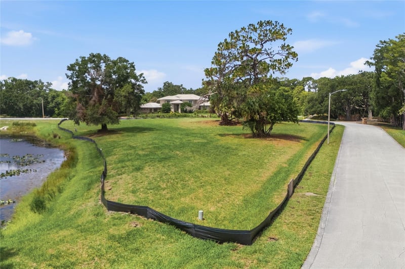 520 Austin Dr, Tarpon Springs, FL 34688