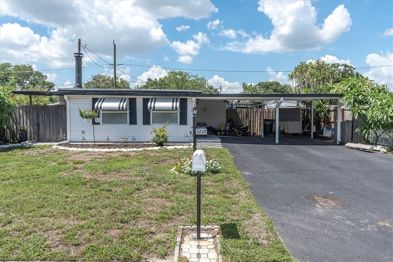3227 48th Ave, St Petersburg, FL 33714