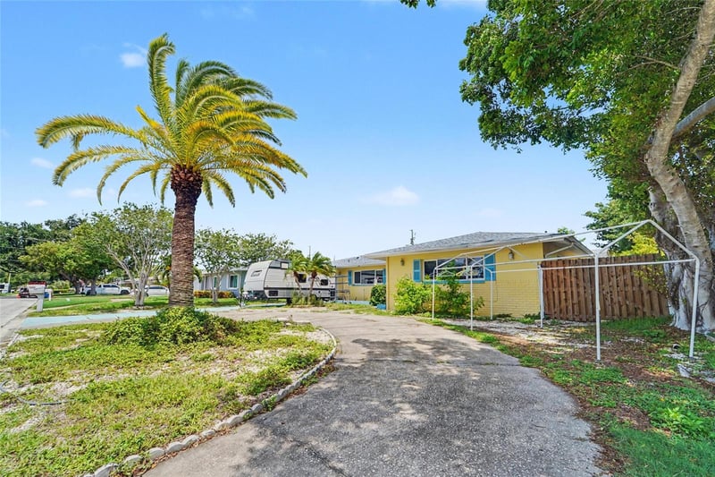 9735 50th Ave, Madeira Beach, FL 33708