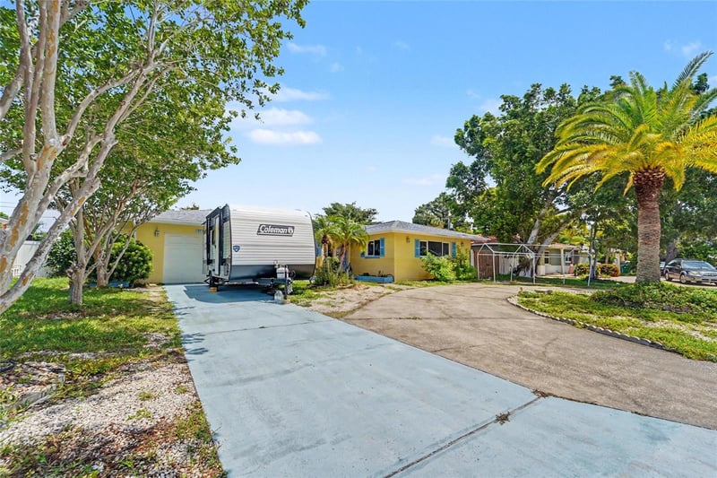 9735 50th Ave, Madeira Beach, FL 33708