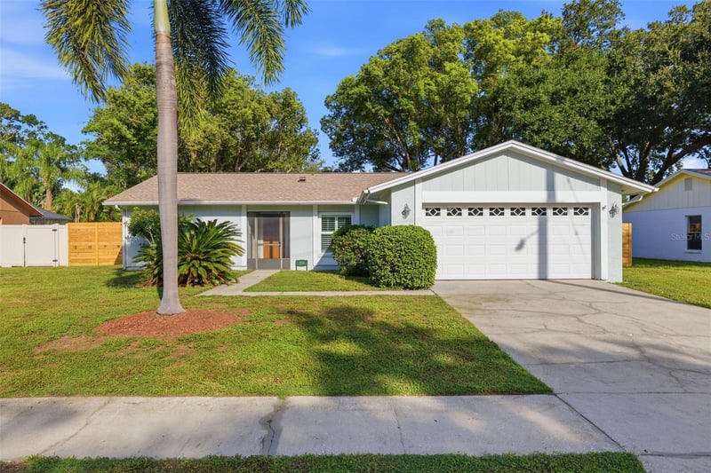 15906 Crying Wind Dr, Tampa, FL 33624
