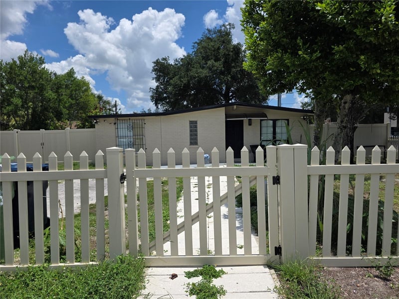 3001 45th St, Tampa, FL 33605