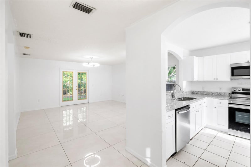 10001 Florence Ave, Tampa, FL 33612