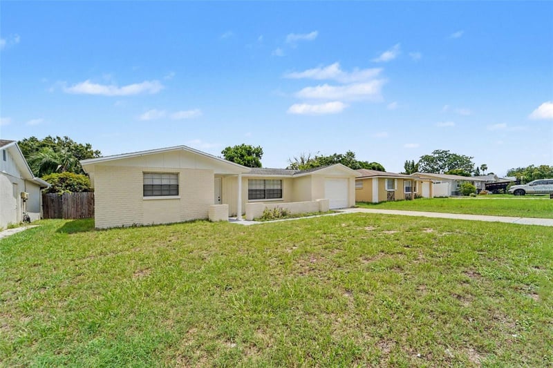 5102 School Rd, New Port Richey, FL 34653