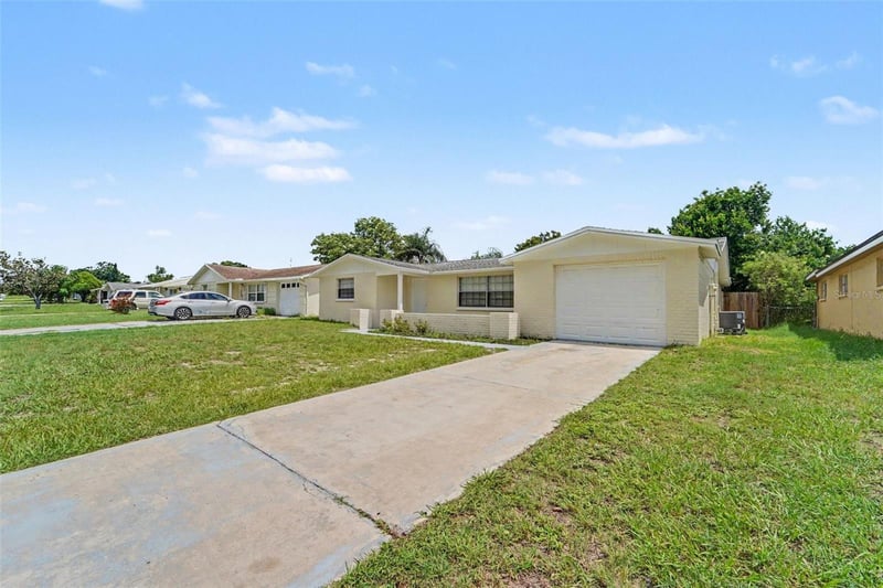 5102 School Rd, New Port Richey, FL 34653