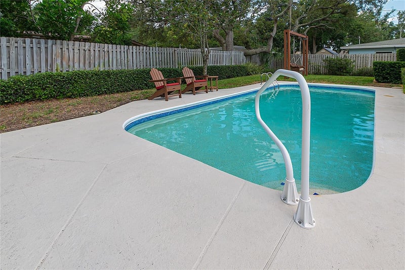 1707 Ridgeway Dr, Clearwater, FL 33755