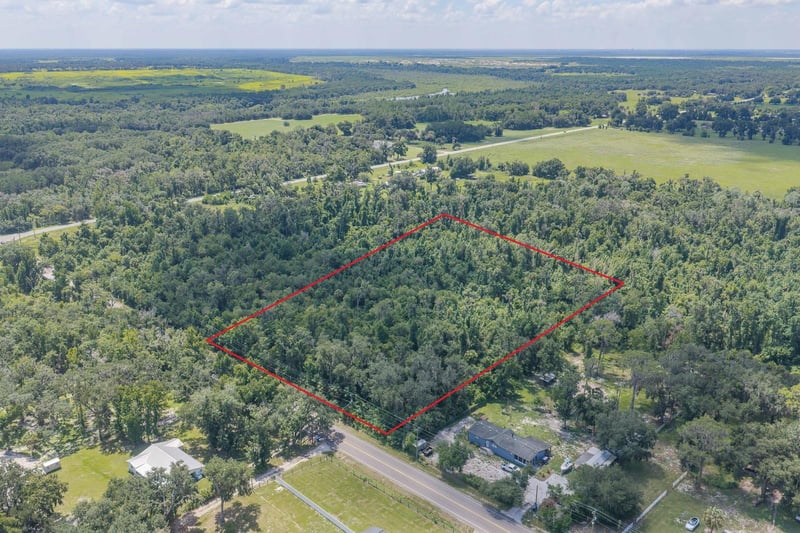 18525 672 Hw, Lithia, FL 33547
