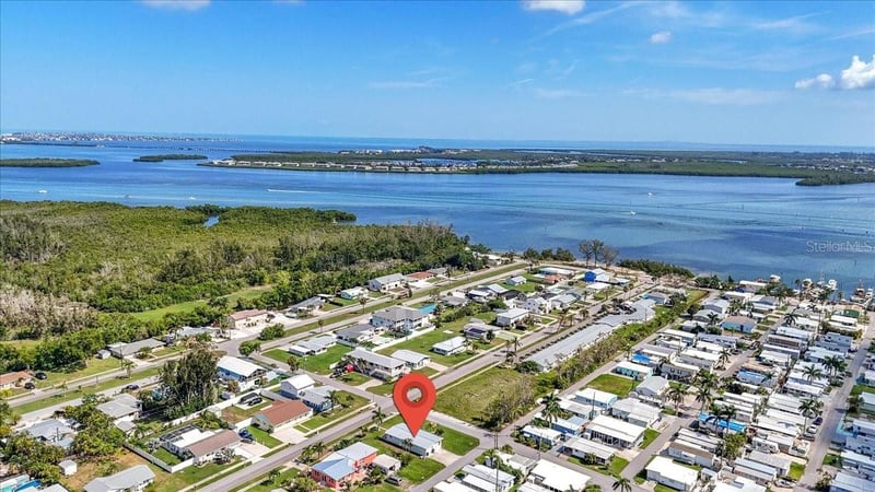 3803 117th St W, Bradenton, FL 34210