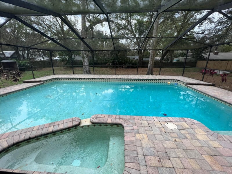 1101 Oakridge Manor Dr, Brandon, FL 33511
