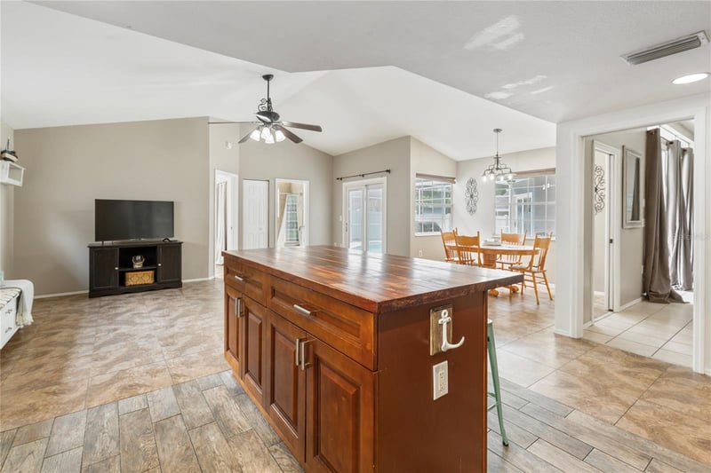 1690 Winners Cir, Tarpon Springs, FL 34689