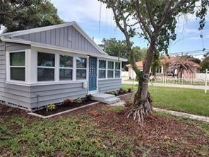 301 Mystic Lake Dr, St Petersburg, FL 33702