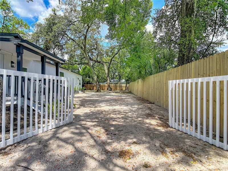 10009 Florence Ave, Tampa, FL 33612