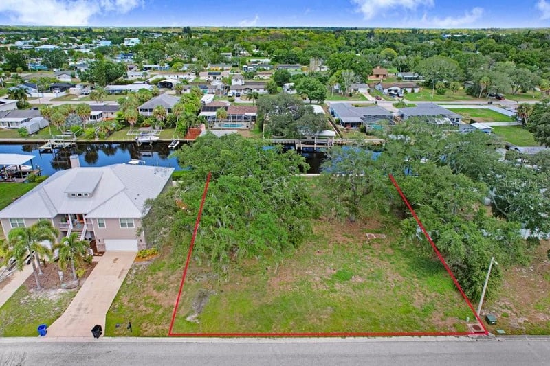 406 14th St, Ruskin, FL 33570