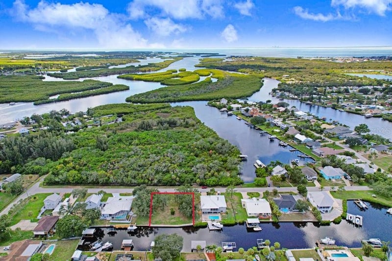 406 14th St, Ruskin, FL 33570