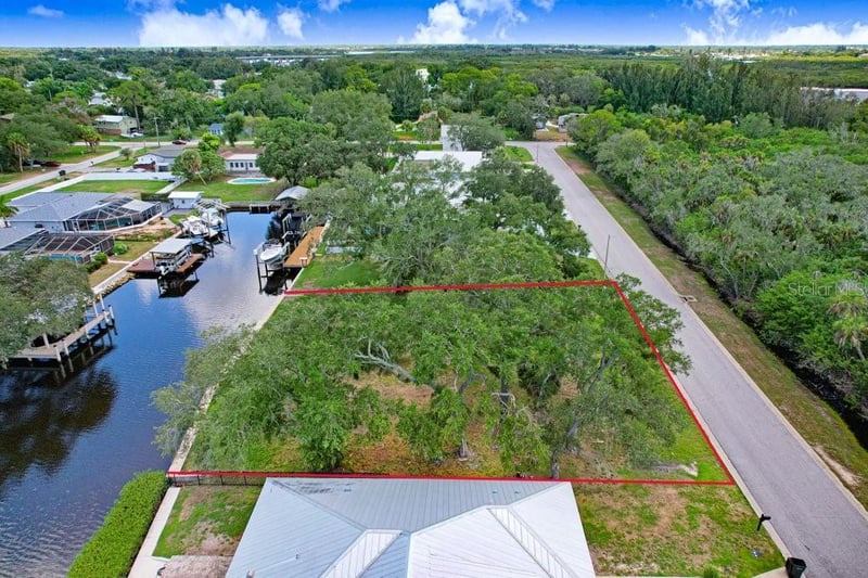 406 14th St, Ruskin, FL 33570