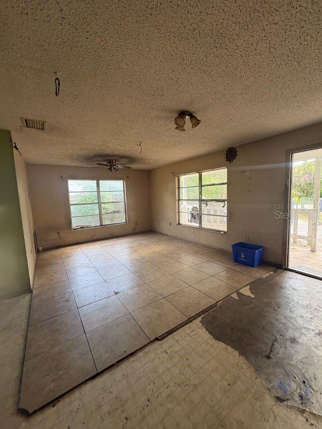 10407 25th St, Tampa, FL 33612