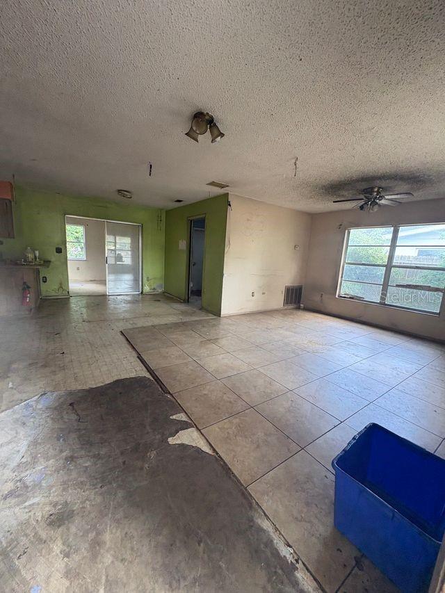 10407 25th St, Tampa, FL 33612