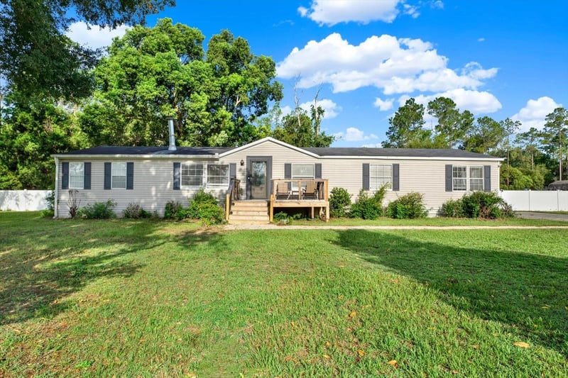13611 Mcintosh Dr, Dade City, FL 33525