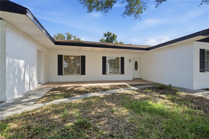 604 Royal Crest Dr, Brandon, FL 33511