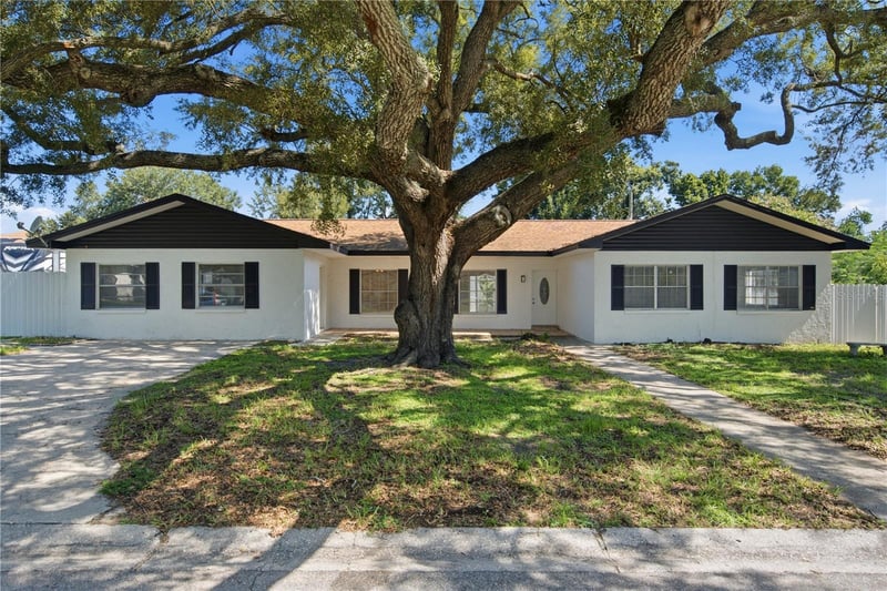 604 Royal Crest Dr, Brandon, FL 33511