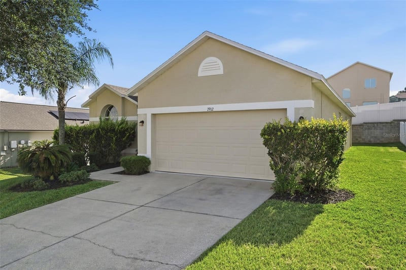 7912 Merchantville Cir, Zephyrhills, FL 33540
