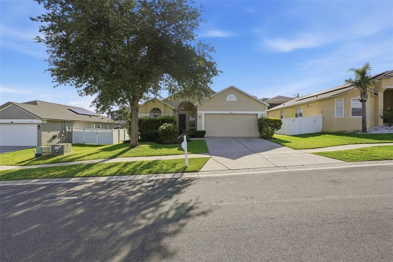 7912 Merchantville Cir, Zephyrhills, FL 33540