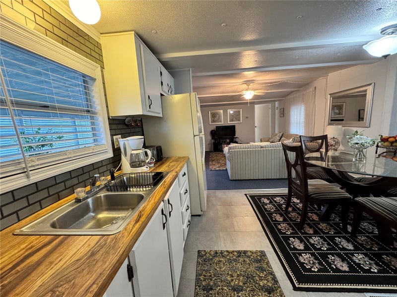 1710 7th St #2, Ruskin, FL 33570